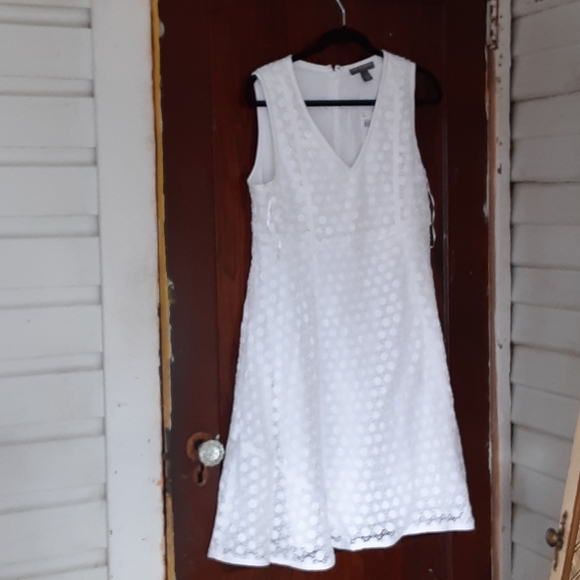 A Pea in the Pod Dresses & Skirts - A pea in a pod pre-pregnancy dress in white